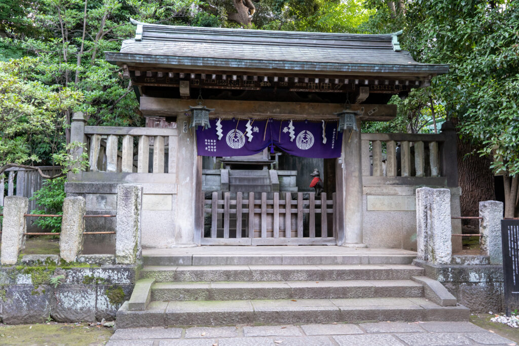 Komagome Inari Shrine located on grounds of Nezu Shrine