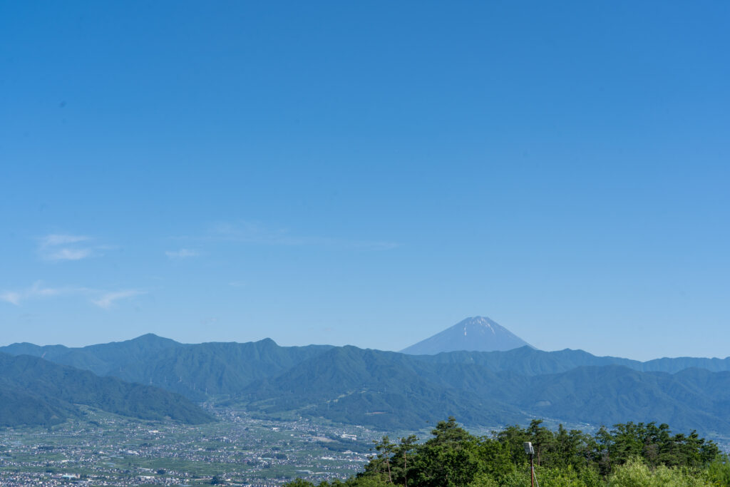 Mount Fuji and Kofu basin seen from Hottarakashi Onsen